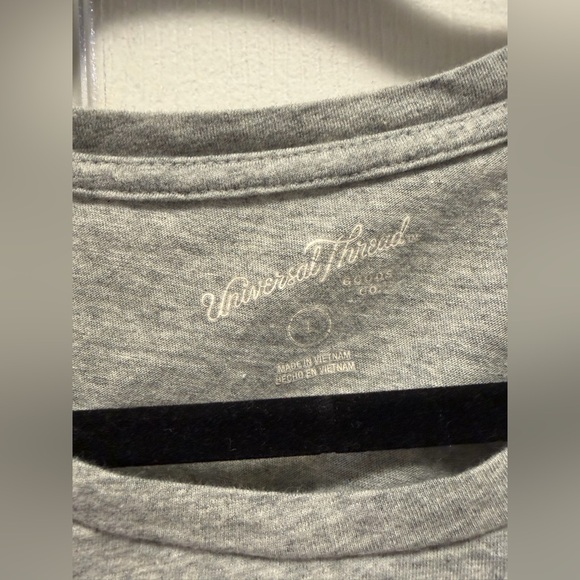 Universal Thread Heather Gray Tee - Picture 2 of 3